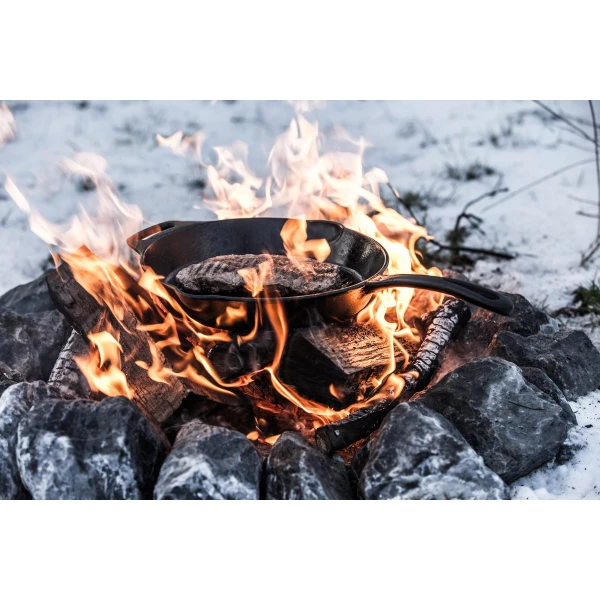 Petromax Grill-Feuerpfanne mit Stiel  (4250435730737)